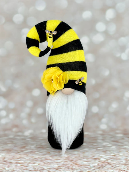 Bee Lovers Gnome